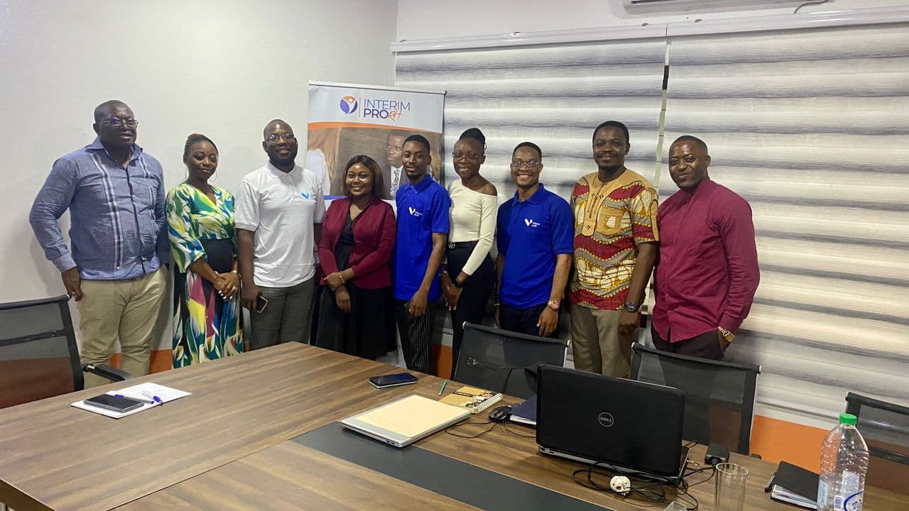 Signature de contrat Vision Pub 1